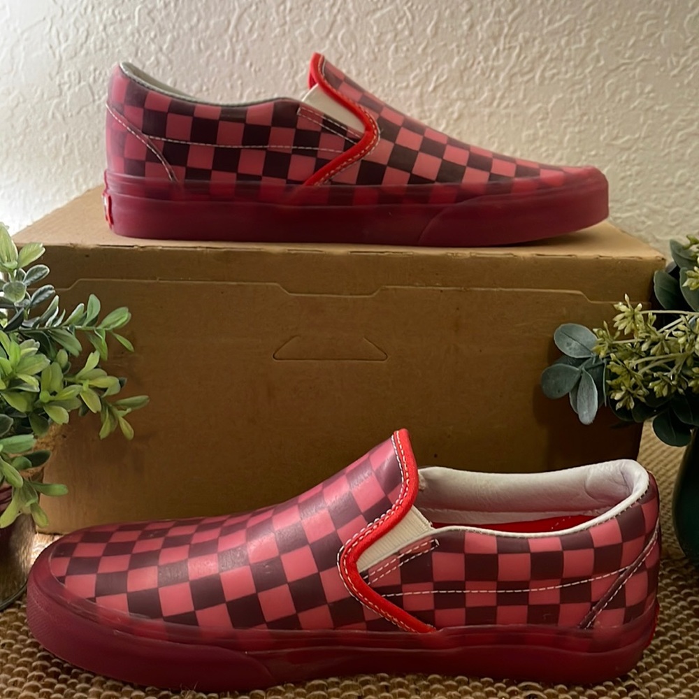 Vans woman size 7.0 men size 5.5